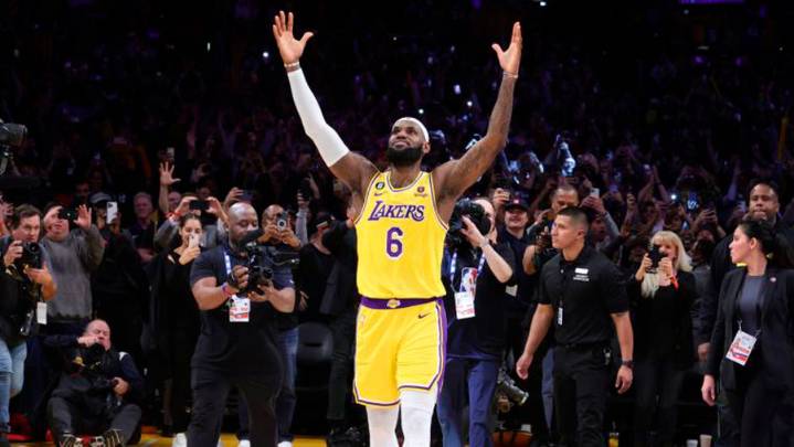 LeBron James anuncia que tomará este martes "la decisión de todas las decisiones"