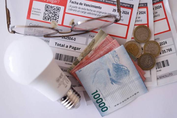 CNE aclara error metodológico y anuncia “reducción aproximada del 2%” para cuentas de la luz desde 2026