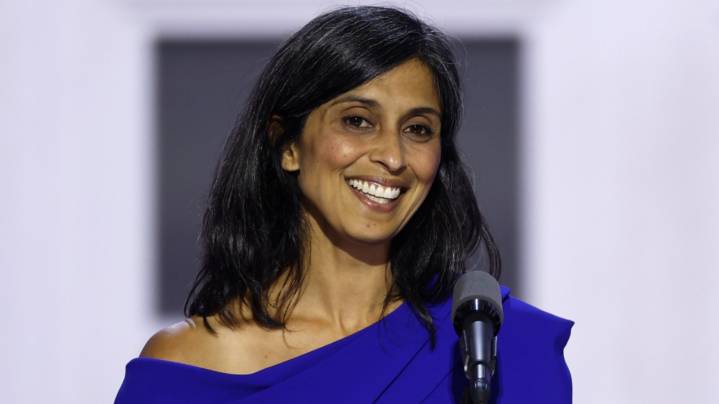 Usha Vance's Attempt To Jazz Up Her Old Lady Style Falls Flat With One Rookie Mistake