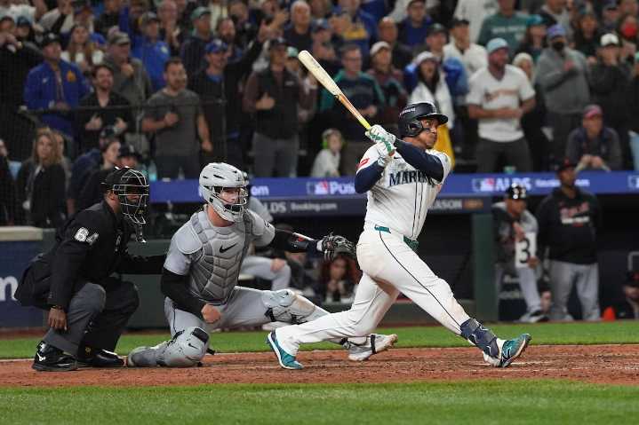 Jorge Polanco’s 15th-inning single sends Seattle Mariners to ALCS