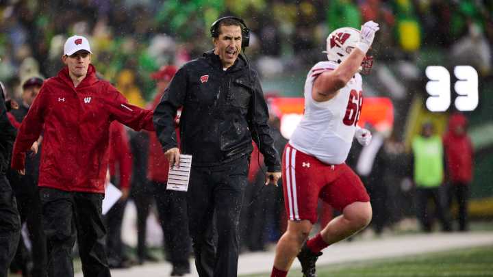 How Wisconsin football fans reacted to Badgers finally…