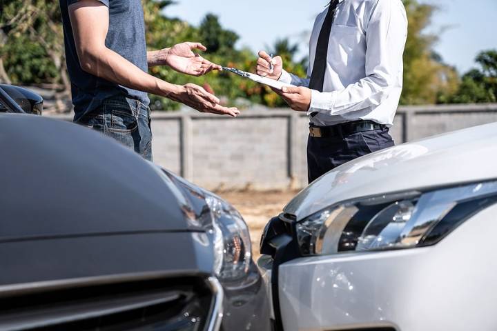 Protagoniza choque de autos