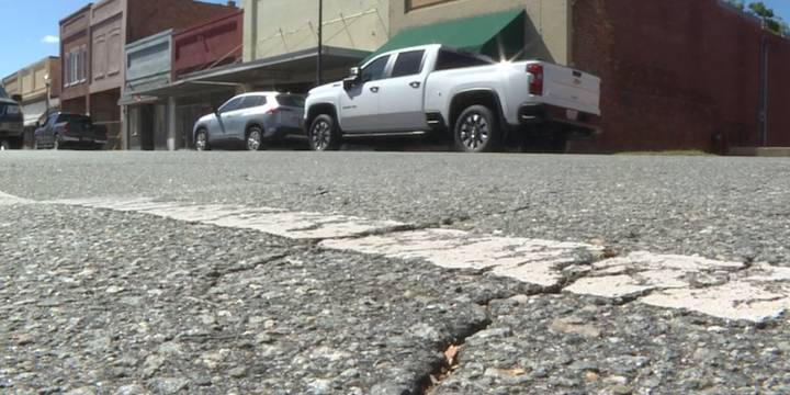 La Grange drivers frustrated by delayed road resurfacing
