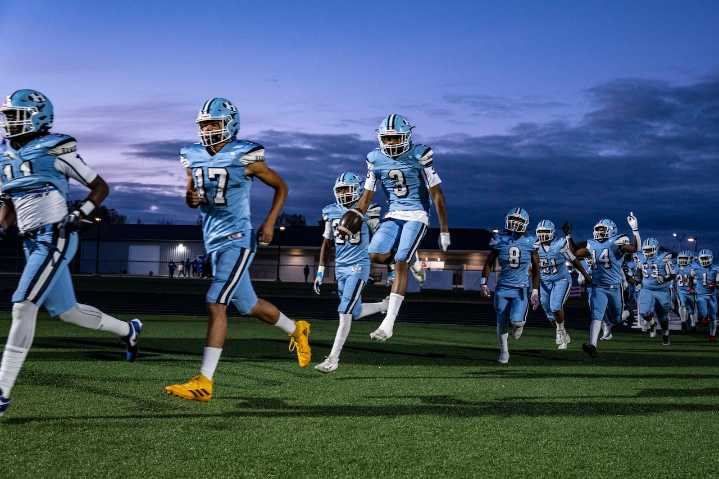 PHOTOS: Hamady hosts Lake Fenton for high school football matchup