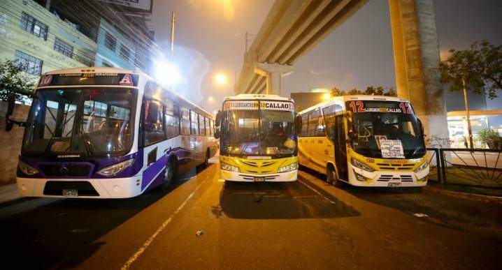 Gremios de conductores rechazan acta firmada en PCM y mantienen el paro