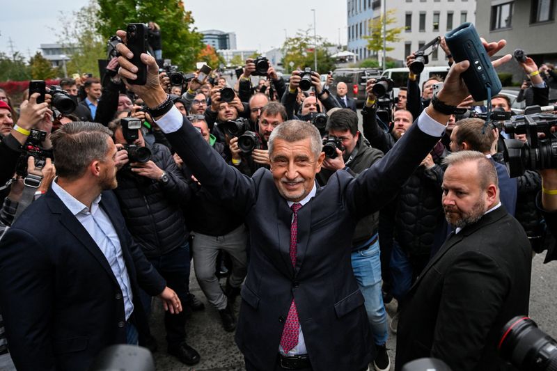 Populist billionaire Babis on track to win Czech election