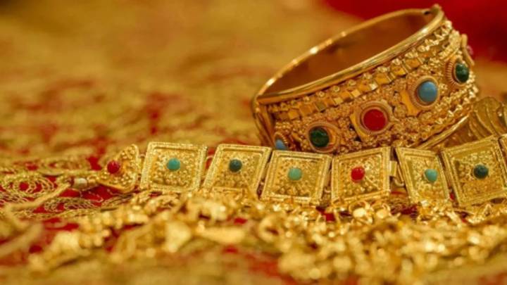 Gold, silver prices drop on MCX after Fed rate cut