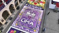 Lima rinde homenaje al Señor de los Milagros con alfombras florales en el centro histórico