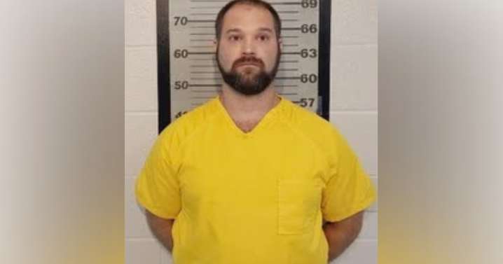 Mid-South massage therapist arrested for 'inappropriately' touching client, police say