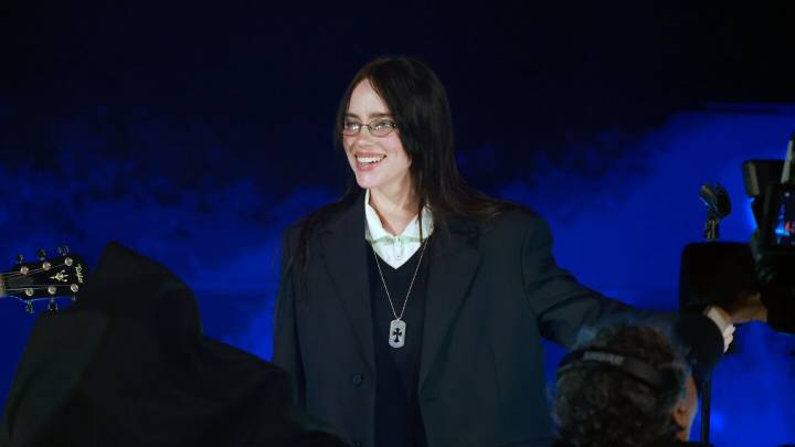 Billie Eilish lanza contundente mensaje a multimillonarios