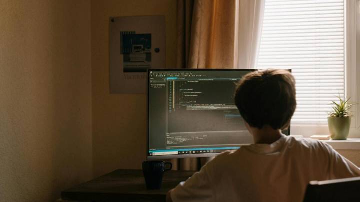 Learn to think like a hacker with this $35 cybersecurity bundle