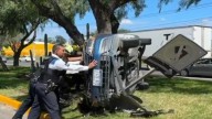 Conductora Vuelca Al Chocar con un Auto en León, Guanajuato; Iba a su Trabajo