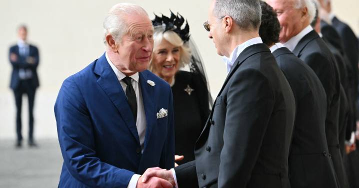 Carlos III y Camila llegan al Vaticano para su histórica visita a León XIV