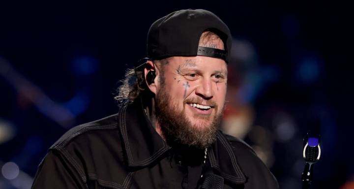 Jelly Roll Looks Nearly Unrecognizable After 200lb Weight Loss