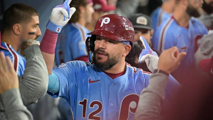 Phillies execute game plan to keep season alive