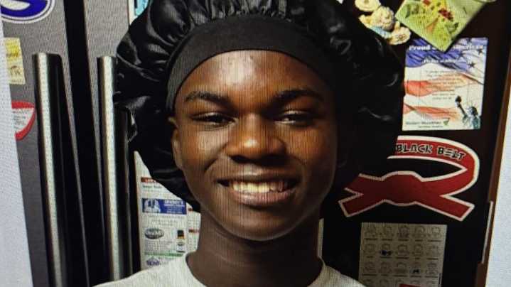 Glasgow police searching for missing 17