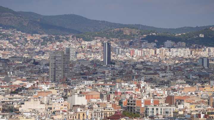 Un estudio alerta que el 28% de las viviendas de Barcelona son vulnerables al calor extremo