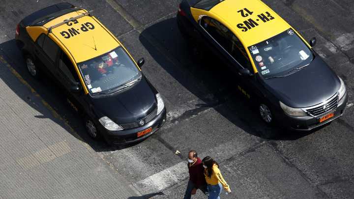Senado aprobó extender suspensión de inscripción de nuevos taxis y colectivos hasta 2030