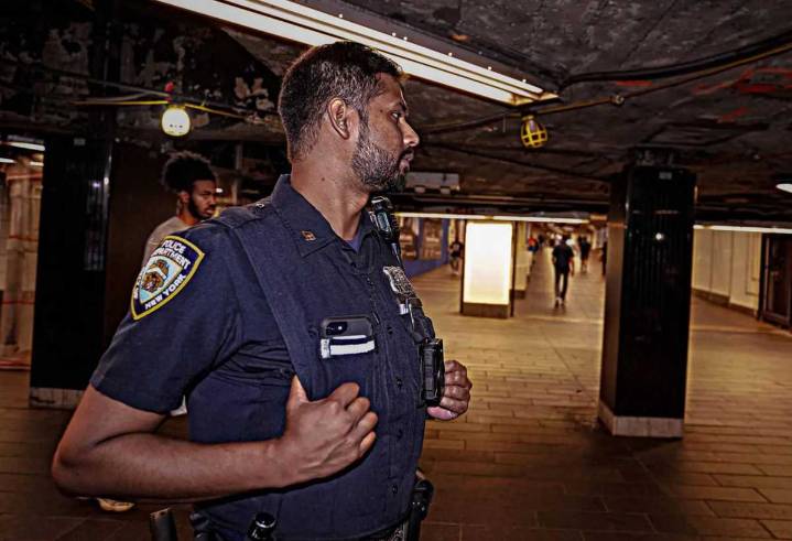 NYC subway train separates in the Bronx; passengers forced to evacuate