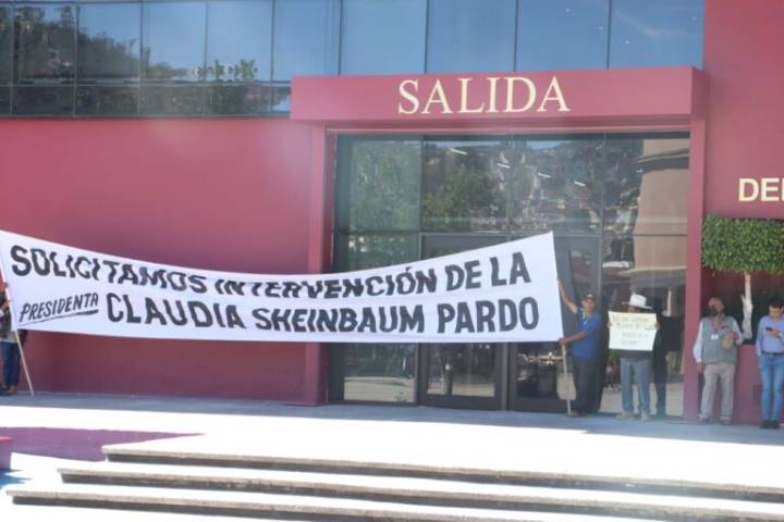 ¿Por qué los vecinos de Ixmiquilpan, Hidalgo, bloquearon las puertas del gobierno estatal?