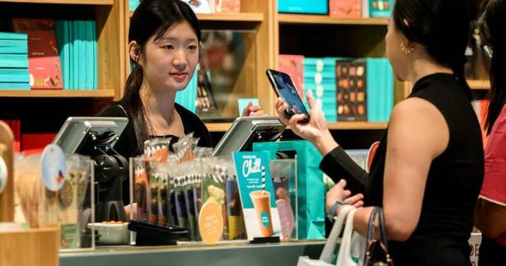 Ban on violent customers to help protect retail workers