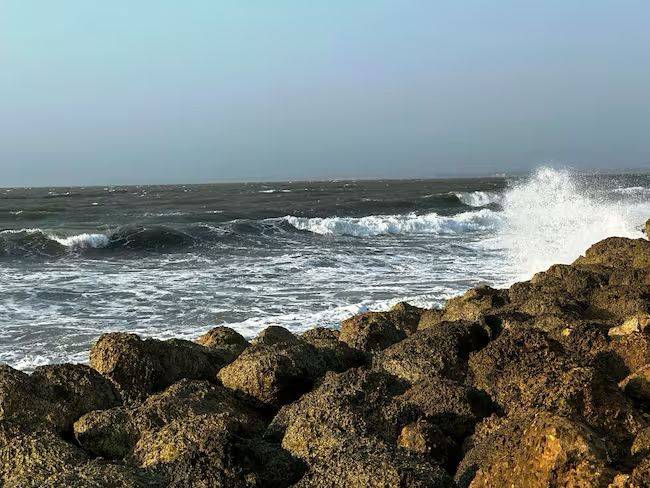¡Ojo! Habrá olas de hasta 2.5 metros de altura durante las próximas 48 horas