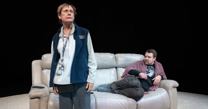 Review: A Towering Laurie Metcalf Unsettles