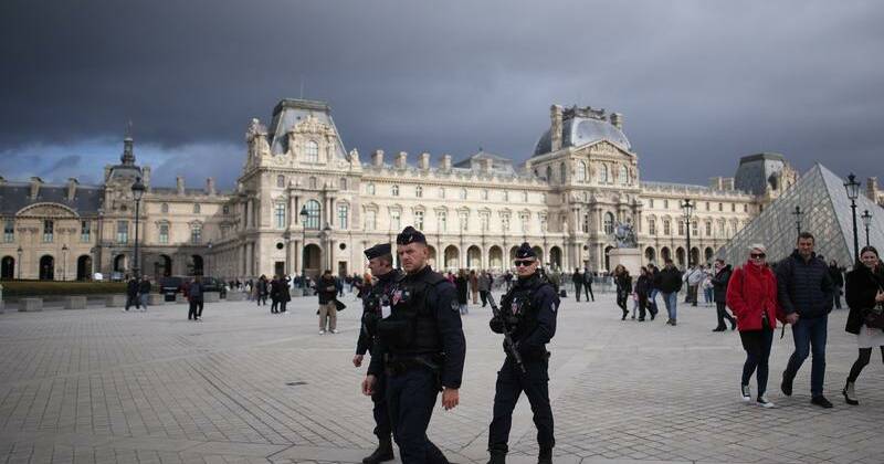 French senators say Louvre security not up to scratch