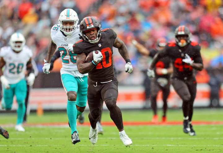 Browns get 3 TDs from Quinshon Judkins, 3 TDs from dominant defense to beat Dolphins 31