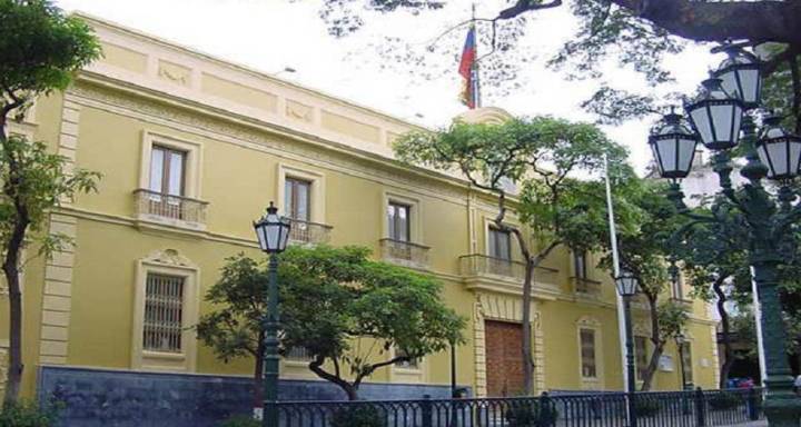 Venezuela cierra sus embajadas en Noruega y Australia
