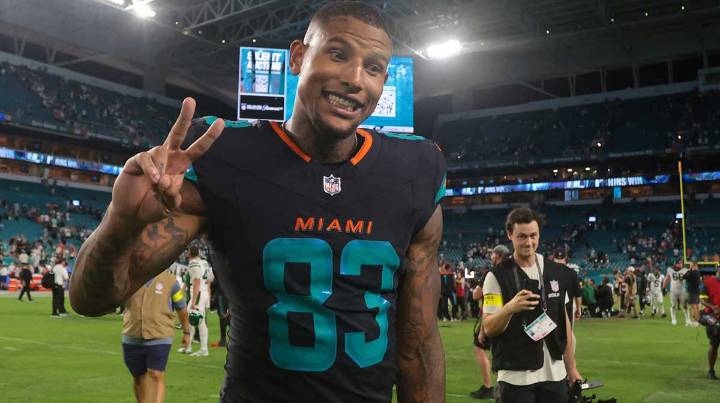 The Dolphins’ Darren Waller renaissance continues as he dominates Panthers