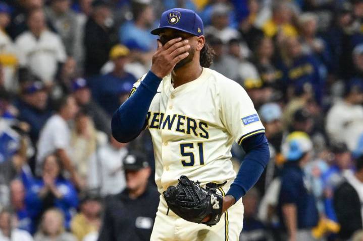 Yoshinobu Yamamoto, Dodgers shut down Brewers, grab 2