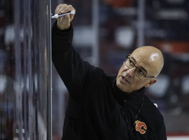 Calgary Flames extend head coach Ryan Huska for two seasons
