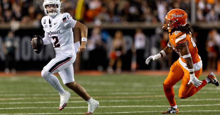 Sorsby has hand in 4 TDs in No. 24 Cincinnati's 49-17 victory over Oklahoma State