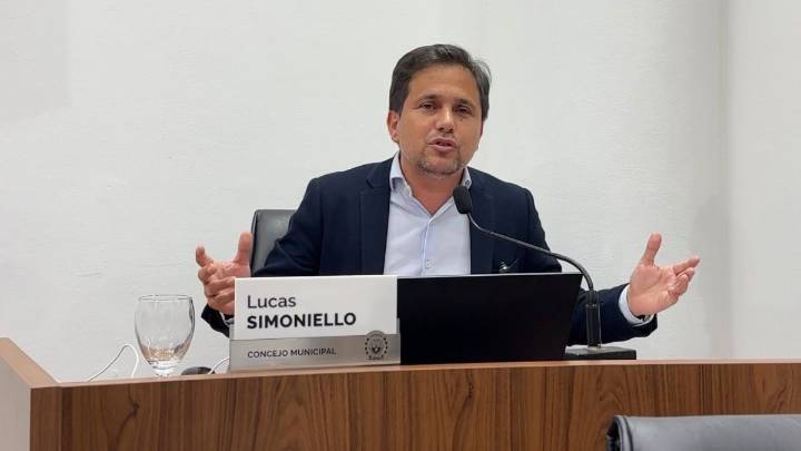 Simoniello: "El servicio de cloacas va a poder ampliarse a más barrios de la ciudad de Santa Fe"