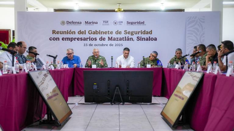 Acuerdan en reunión del Gabinete de Seguridad federal incrementar presencia de elementos de la Defensa en Mazatlán