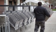 Cae un grupo criminal que robó más de 1.100 sillas de terraza a 18 bares de Madrid y Talavera