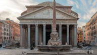 Un turista muere al caer del muro perimetral del Panteón de Roma