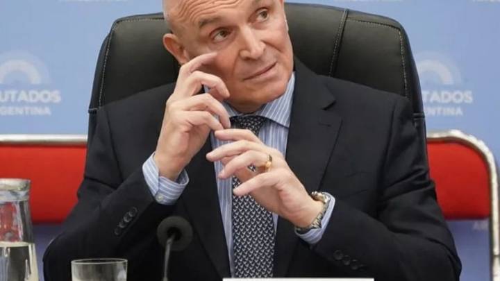 Espert resistió el embate de la oposición para correrlo de la presidencia de Presupuesto