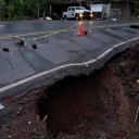 Intenso tráfico vehicular en carretera a Valle de Ángeles por reparación de tramo carretero dañado por lluvias