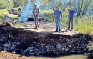 Río destruye puente y aísla a Ejido Palanganas