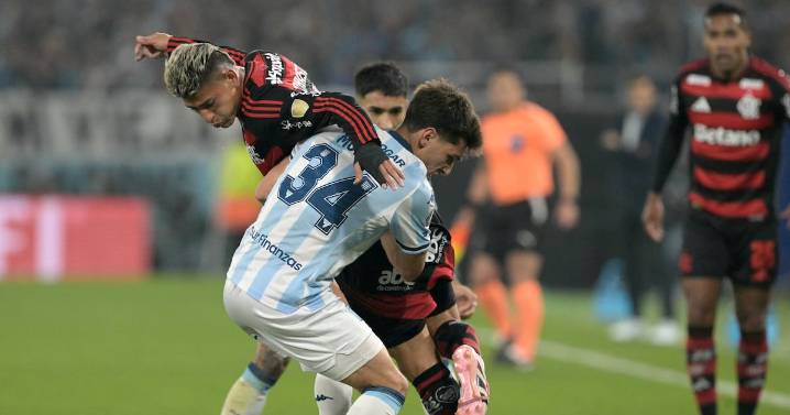 El Flamengo de Erick Pulgar aguanta con 10 en Avellaneda y se instala en la final de la Copa Libertadores