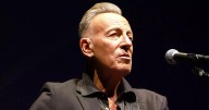 Bruce Springsteen's embarrassing karaoke set as punters didn't realise it was him