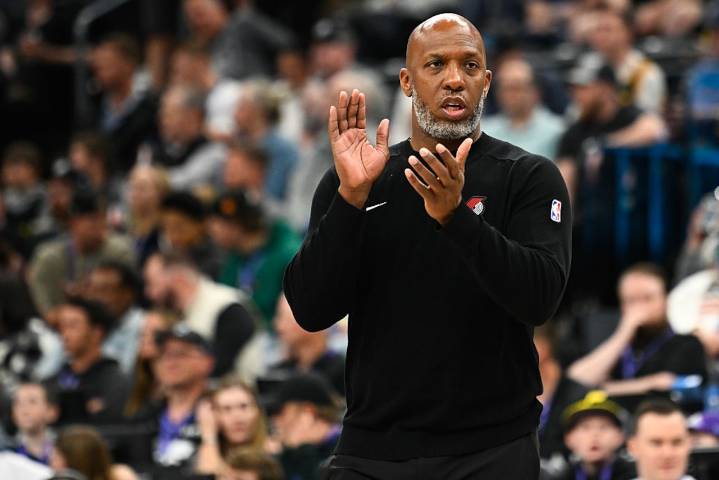 Blazers coach Chauncey Billups arrested, accused by feds of participating in rigged poker games