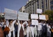 Sanidad «entiende» el malestar de los médicos «tras años de sobrecarga» pero mantendrá el nuevo Estatuto Marco