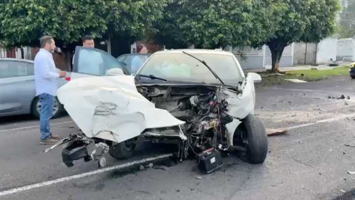 Motor de Automóvil Sale Volando en Aparatoso Accidente Ocurrido en la Carretera Veracruz