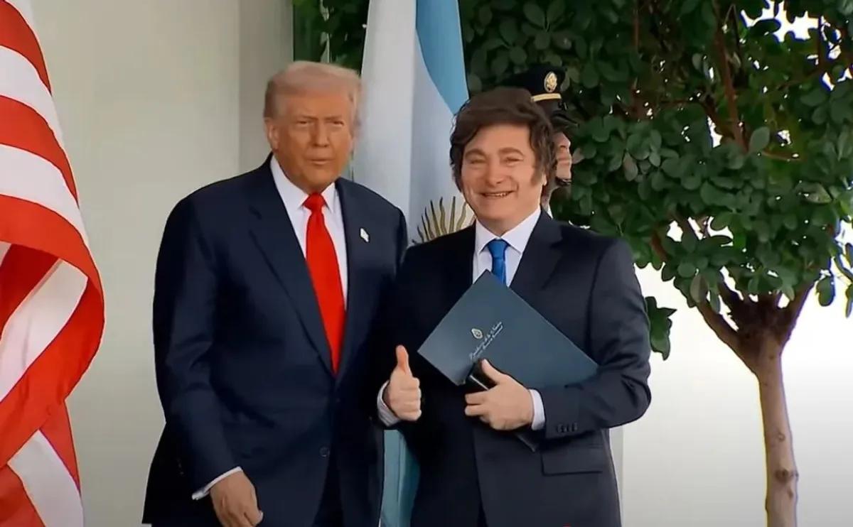 Donald Trump recibió a Javier Milei y condicionó el apoyo al resultado