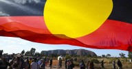 Symbolic Uluru handback being celebrated 40 years on