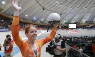 Van de Wouw se corona en la contrarreloj y bate dos veces su récord mundial