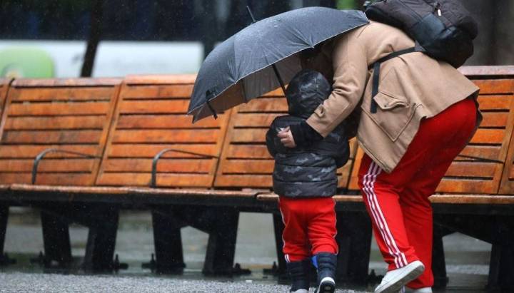 Vuelven las lluvias a Santiago: ¿cuándo arribará el sistema frontal?